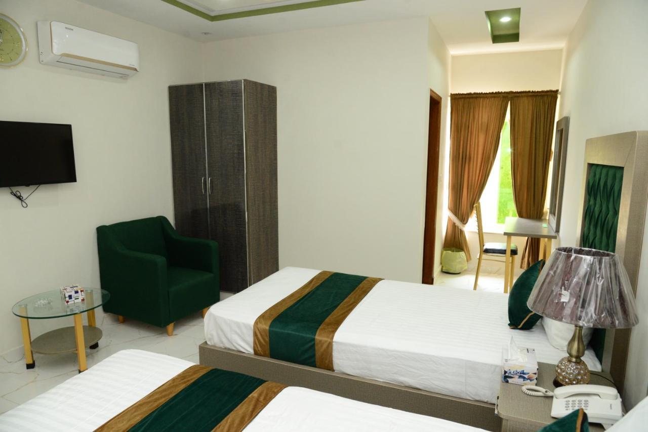 Hotel Deluxe Lahore Exterior foto